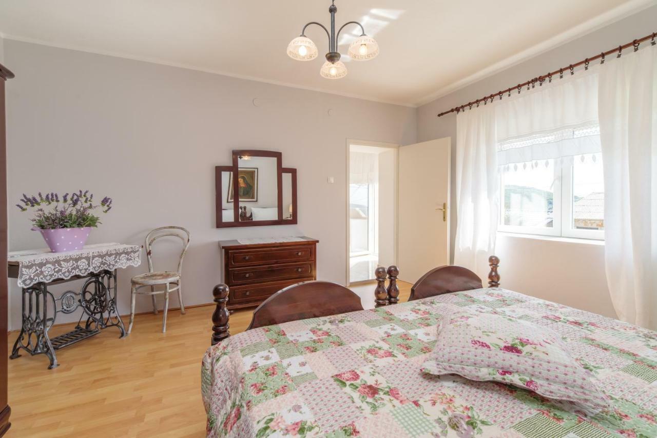 Barac Rural Holiday Home Grižane Kültér fotó
